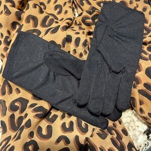 🌻 Black costume or regular shorts gloves (wrist length)New /never worn /One Size